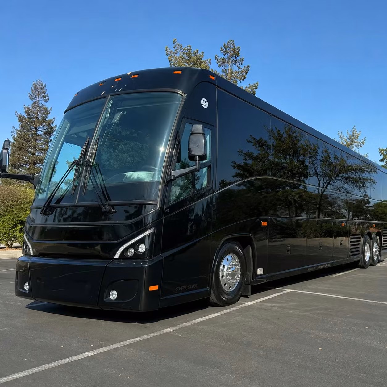 charterbussantaana com lets you compare long distance transportation options for santa ana school and university groups