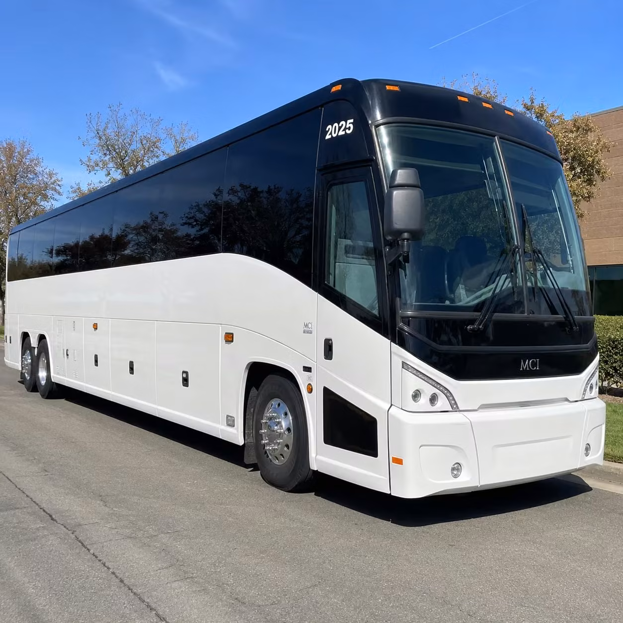 conference and convention shuttle bus rentals in santa ana